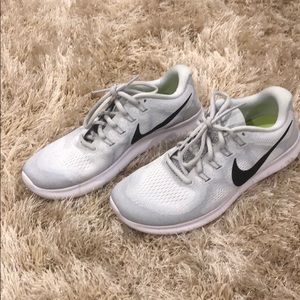 Women’s size 9 Nike Free RN
